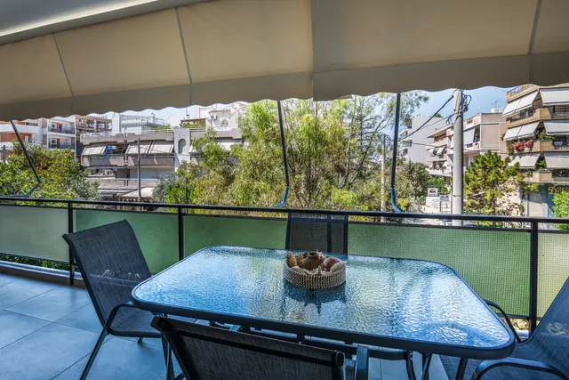 Amphitryon Residence in Glyfada